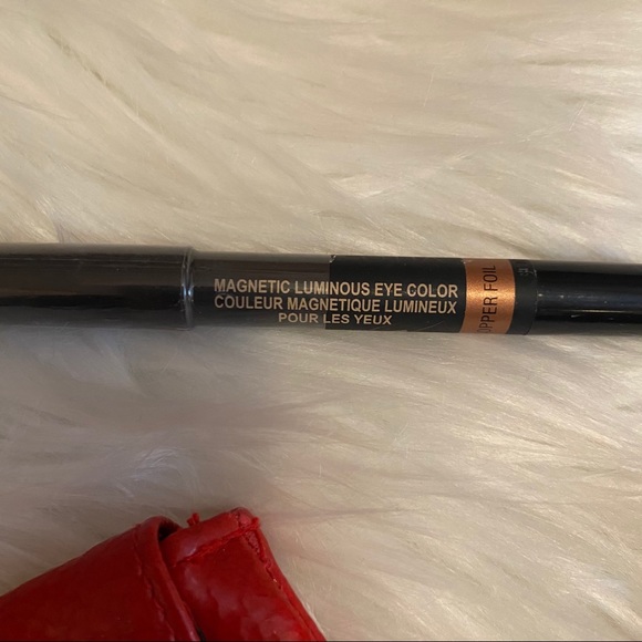 Makeup Bundle Set - Picture 7 of 9